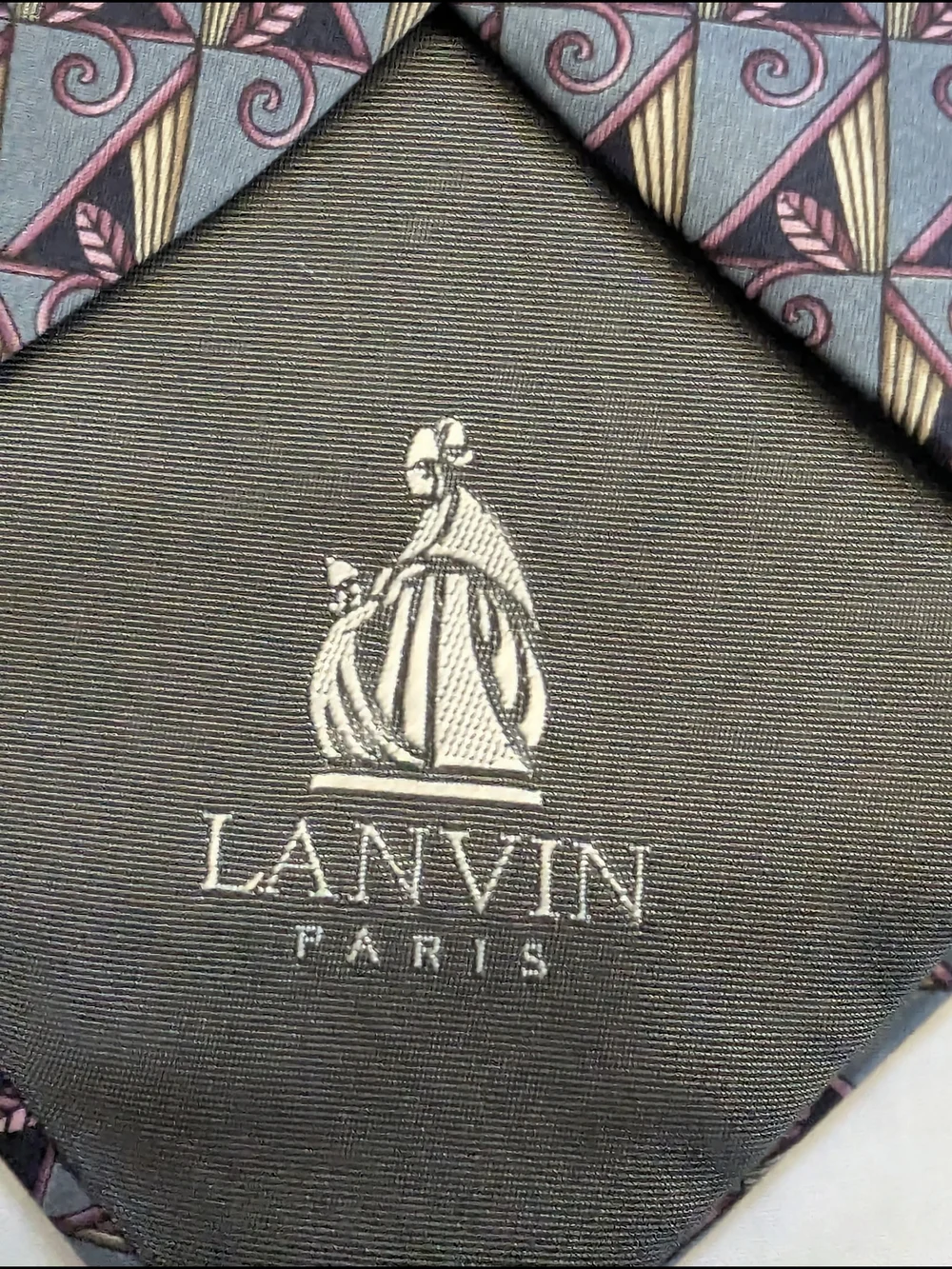 Lanvin Paris Men's Tie All SClassic Geometric Pattern Men's Tie in Blue and Pink